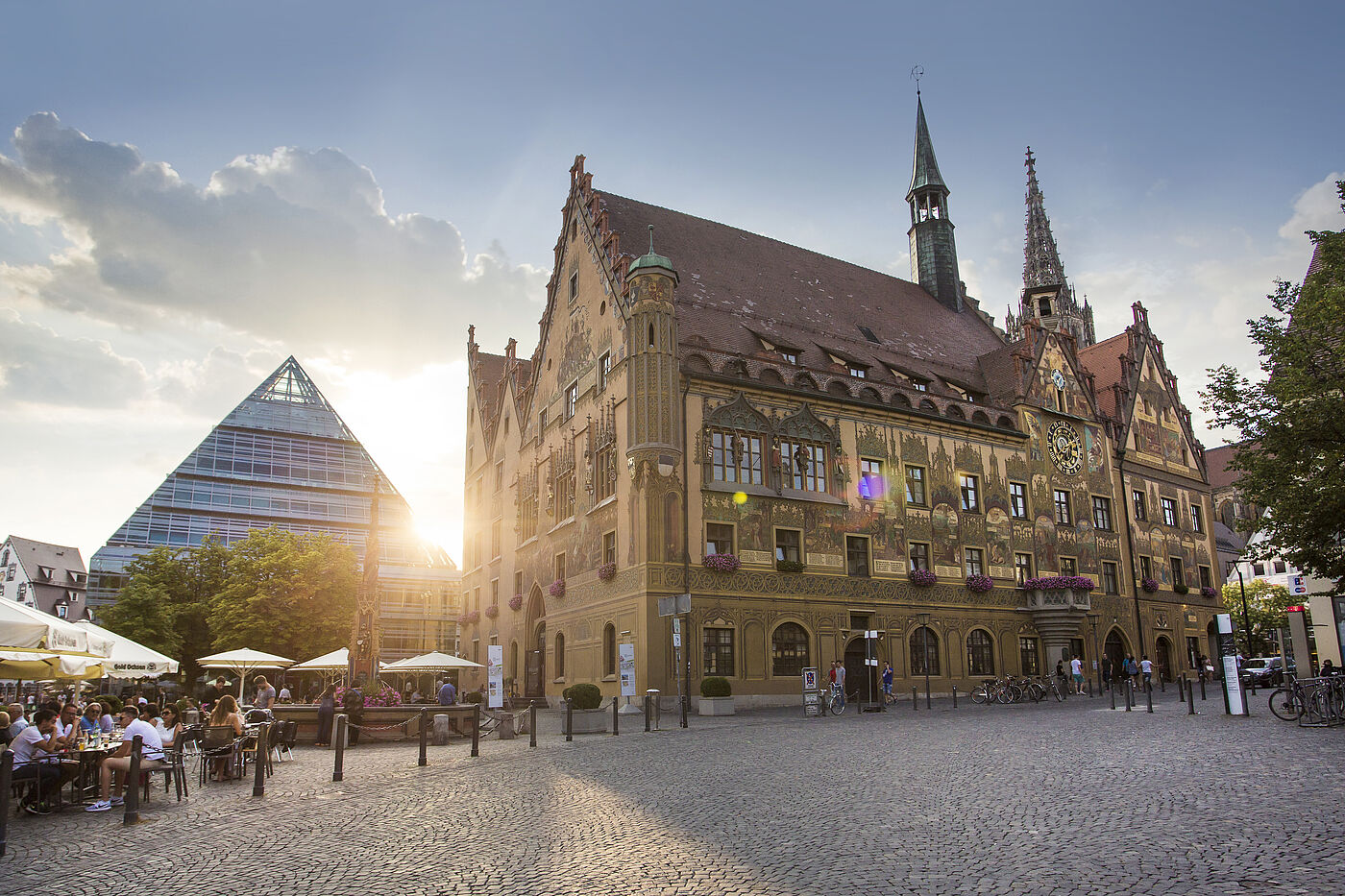 DonauTäler-Radweg_Ulm_Rathaus_Bibliothek DonauTäler-Radweg_Ulm_Rathaus_Bibliothek