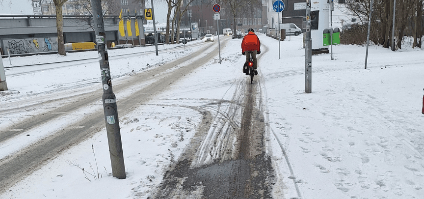 Radweg ungeräumt Radweg erst geräumt, doch dann wie weiter?