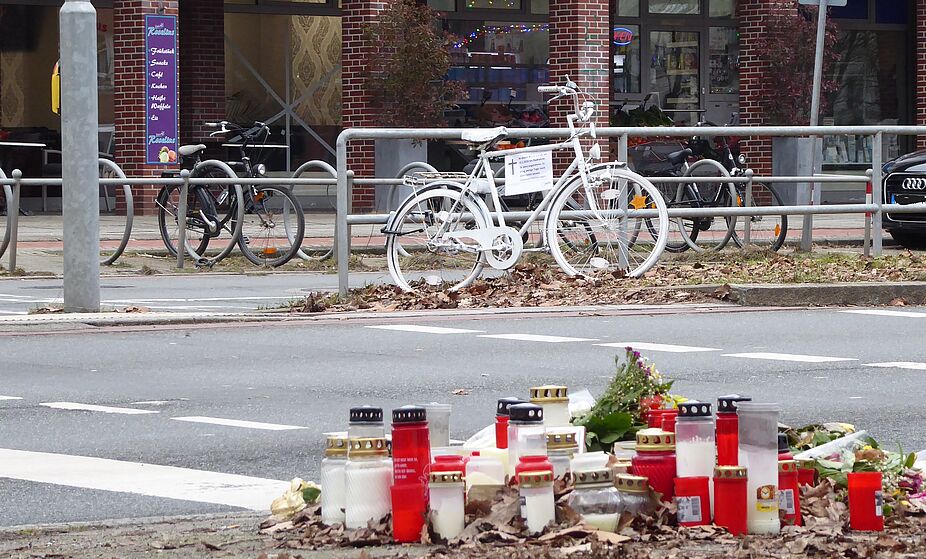 Ghostbike in der Ludwig-Roselius-Allee