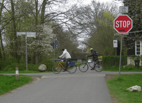 Radfahrende auf dem Jan-Reiners-Weg